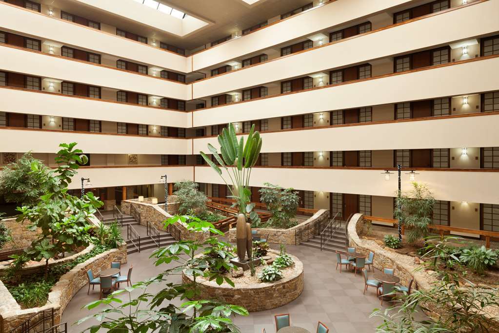 Embassy Suites By Hilton Oklahoma City Will Rogers Airport Interior photo