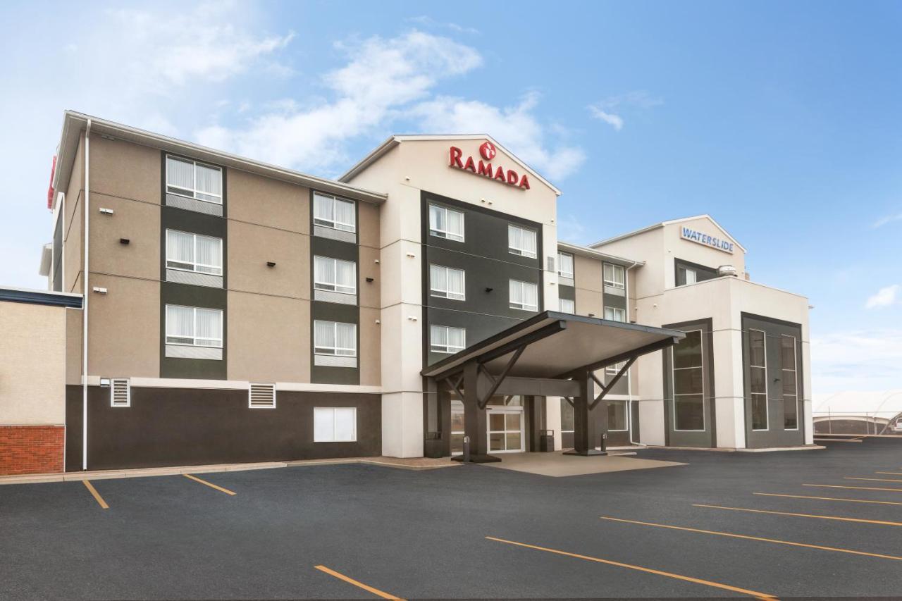 Ramada By Wyndham Airdrie Hotel & Suites Exterior photo