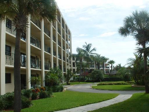 Coral Reef Resort, A Vri Resort St. Pete Beach Exterior photo