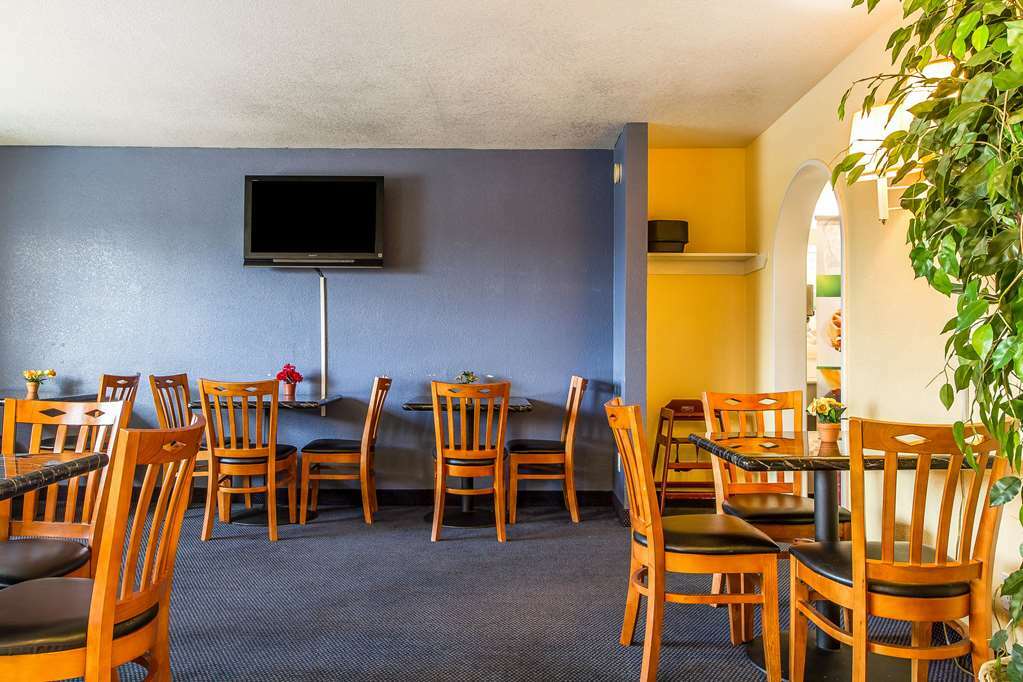 Rodeway Inn Auburn - Foresthill Restaurant photo