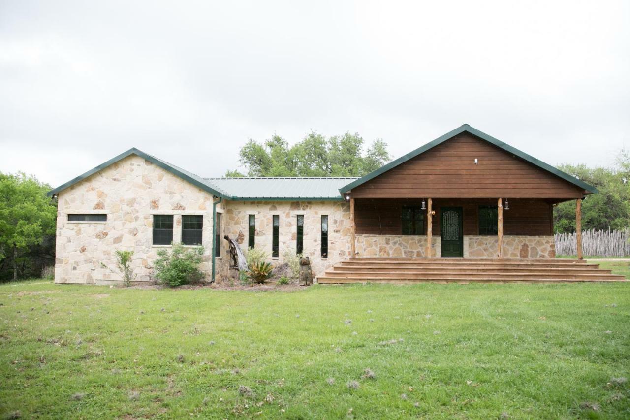 River Bluff Cabins Rio Frio Exterior photo