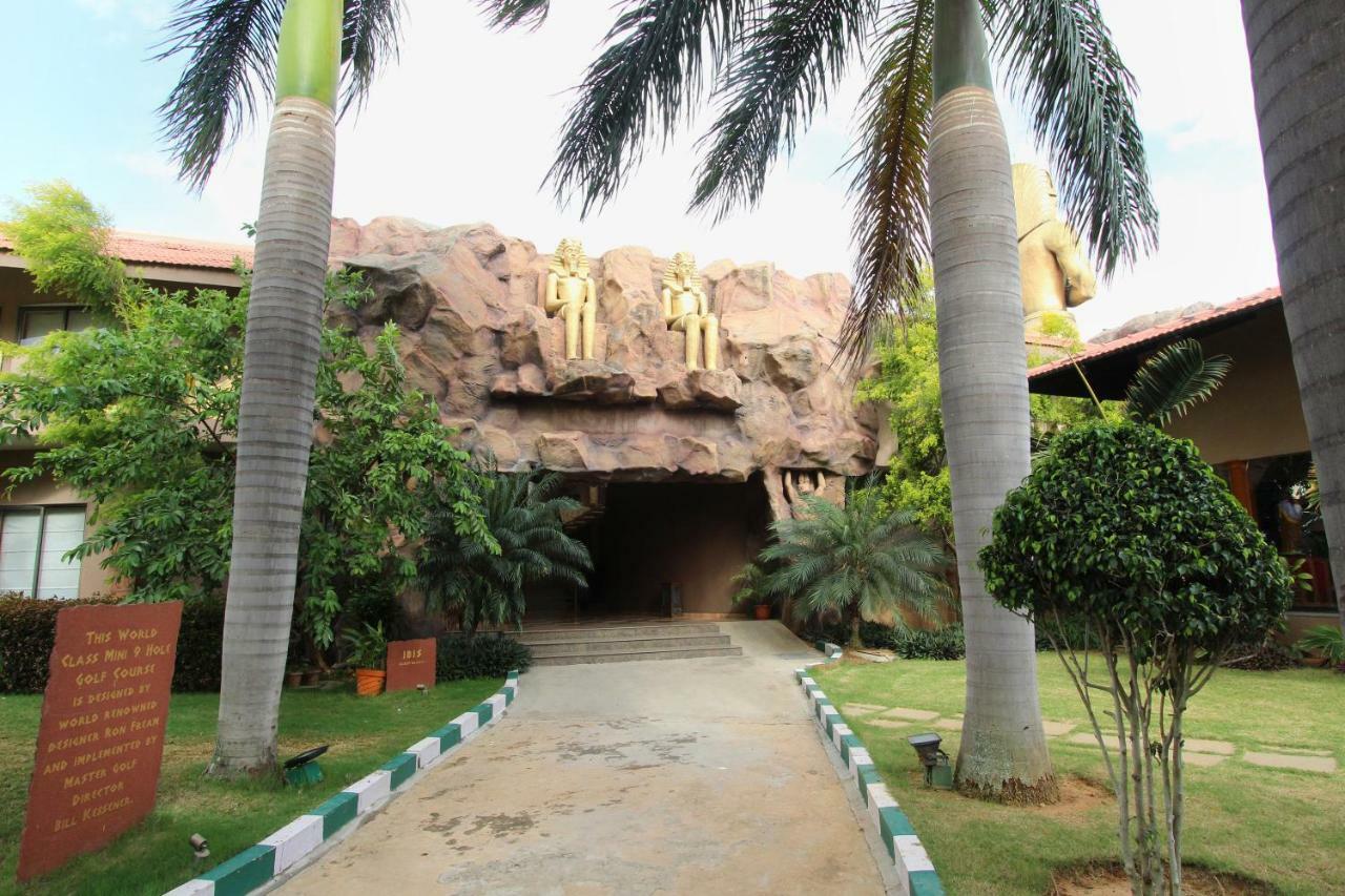 Golden Amoon Resort Narasapura Exterior photo