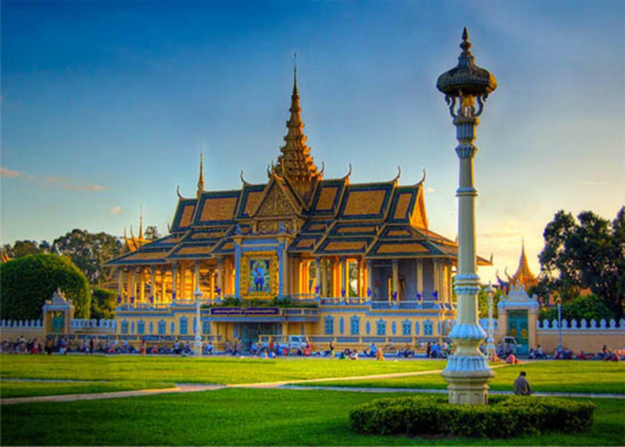 Tonle Khmer Guesthouse And Sky Bar Phnom Penh Exterior photo