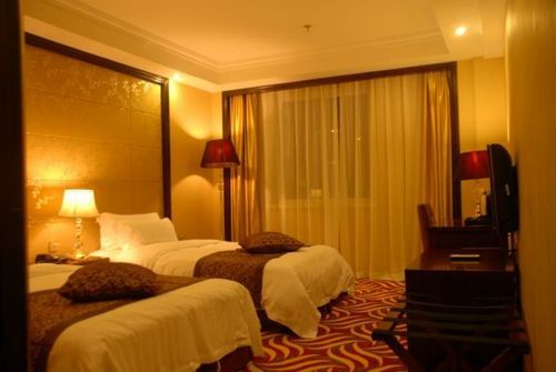 Minshan Sacen Grand Hotel Chengdu Room photo