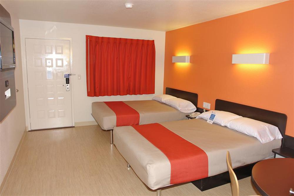 Oyo Hotel Lake Park/Valdosta I-75 Room photo