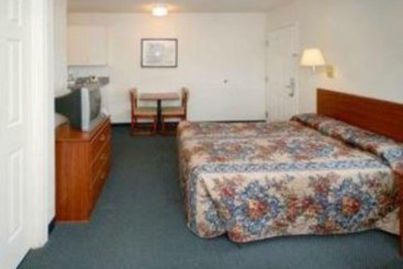 Suburban Extended Stay Hotel Atlanta North Woodstock Room photo
