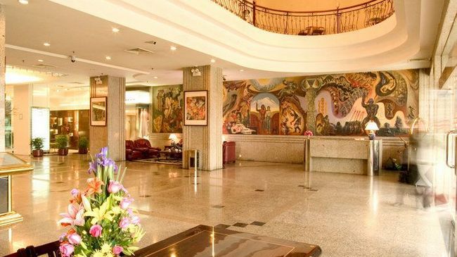 Golden Dragon Hotel Kunming Interior photo