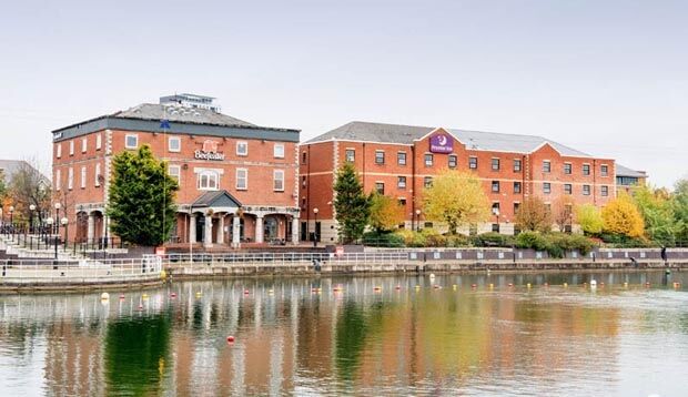 Premier Inn Manchester Salford Quays Exterior photo