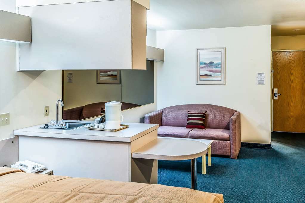 Quality Inn & Suites Near Nas Fallon Room photo