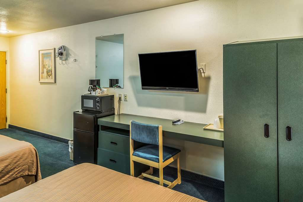 Quality Inn & Suites Near Nas Fallon Room photo