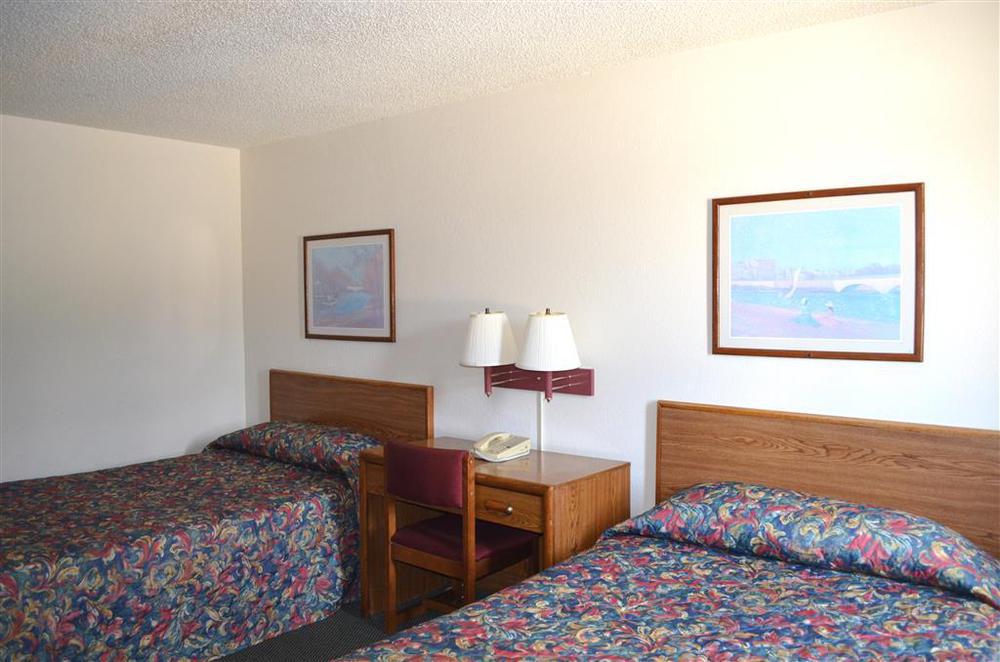 Motel 6 - Newest - Ultra Sparkling Approved - Chiropractor Approved Beds - New Elevator - Robotic Massages - New 2023 Amenities - New Rooms - New Flat Screen Tvs - All American Staff - Walk To Longhorn Steakhouse And Ruby Tuesday - Book Today And Sav Kingsland Room photo
