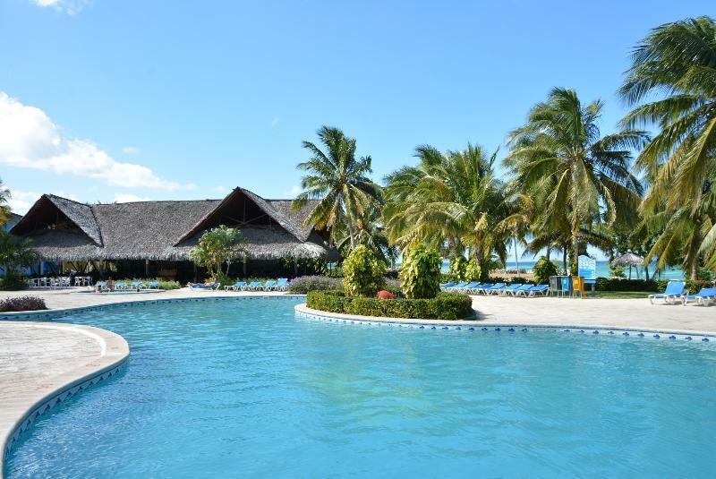 Club Amigo Atlantico Guardalavaca Hotel Exterior photo