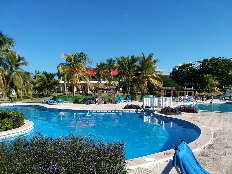 Club Amigo Atlantico Guardalavaca Hotel Exterior photo