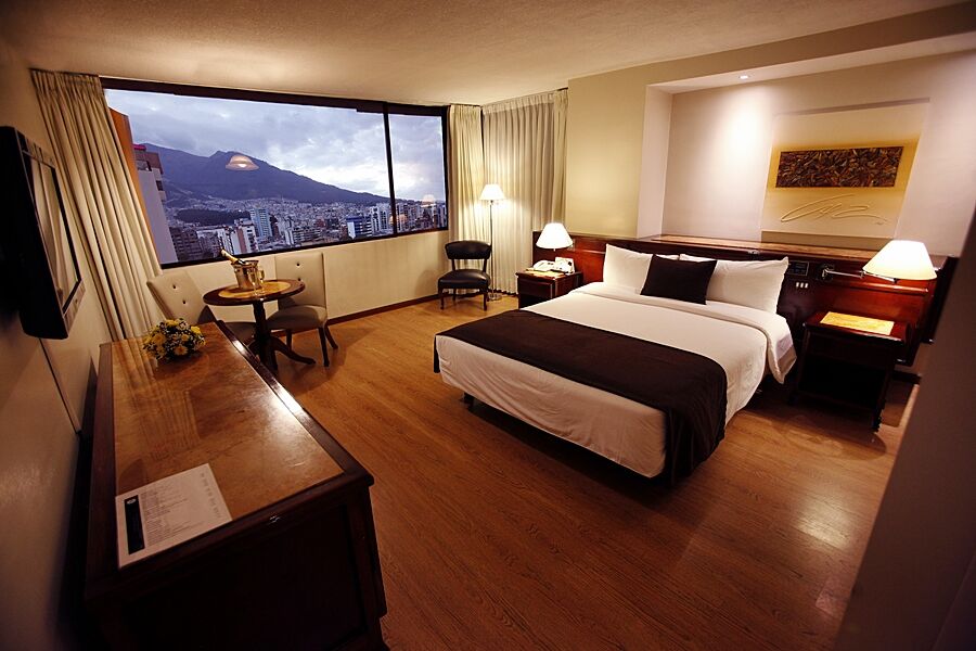 Hotel Reina Isabel Quito Exterior photo