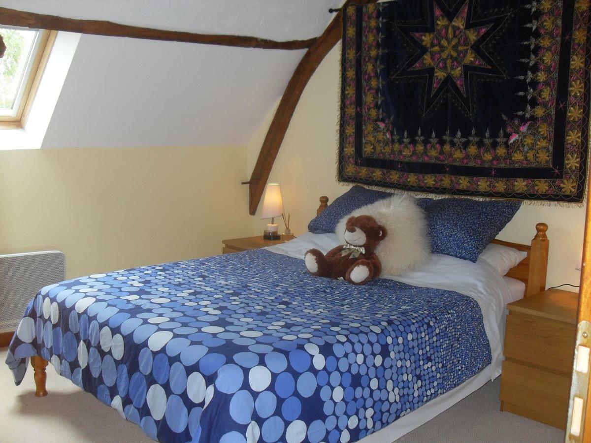 Les Cheres Meres Bed & Breakfast Saint-Mars-d'Outille Room photo