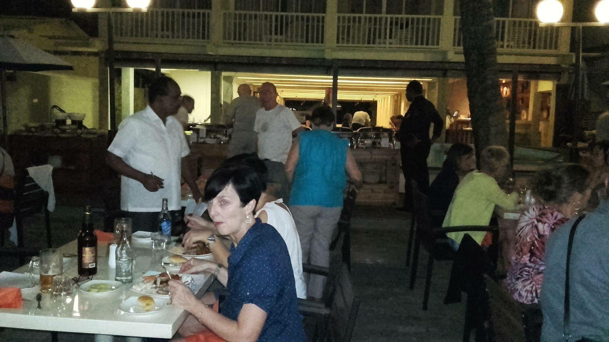 Beacon Beach Hotel Negombo Exterior photo