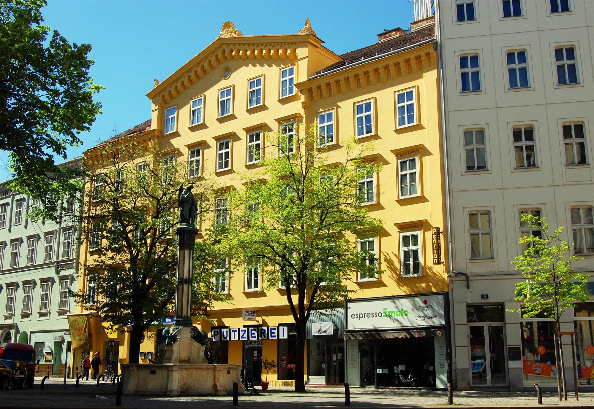 Saint Shermin Bed Breakfast & Champagne Vienna Exterior photo