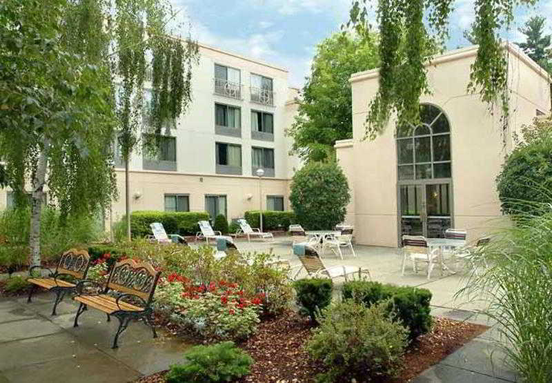 Courtyard By Marriott Nashua Hotel Exterior photo