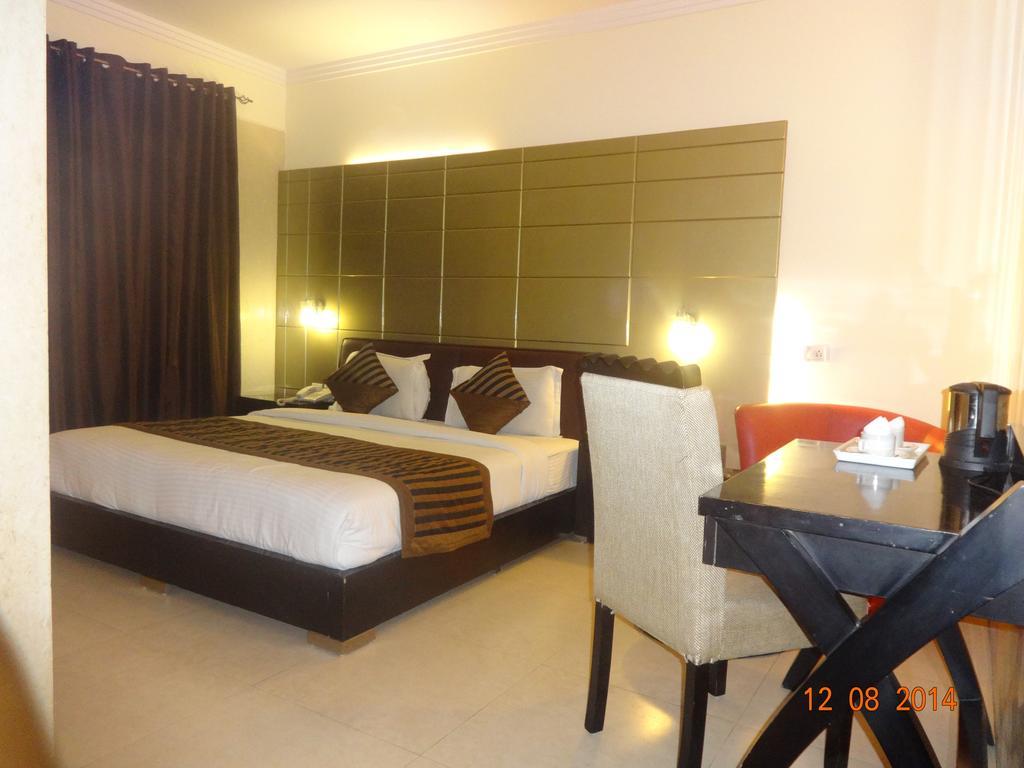 Hotel O Delhi New Delhi Room photo