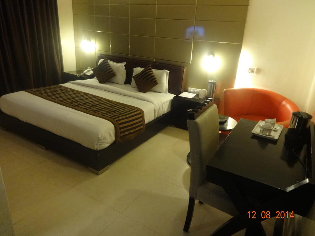 Hotel O Delhi New Delhi Room photo