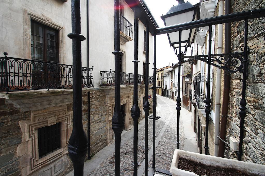 Las Donas Del Portazgo Villafranca Del Bierzo Exterior photo