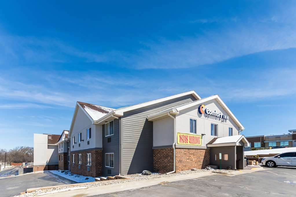 Comfort Inn Waukesha Exterior photo