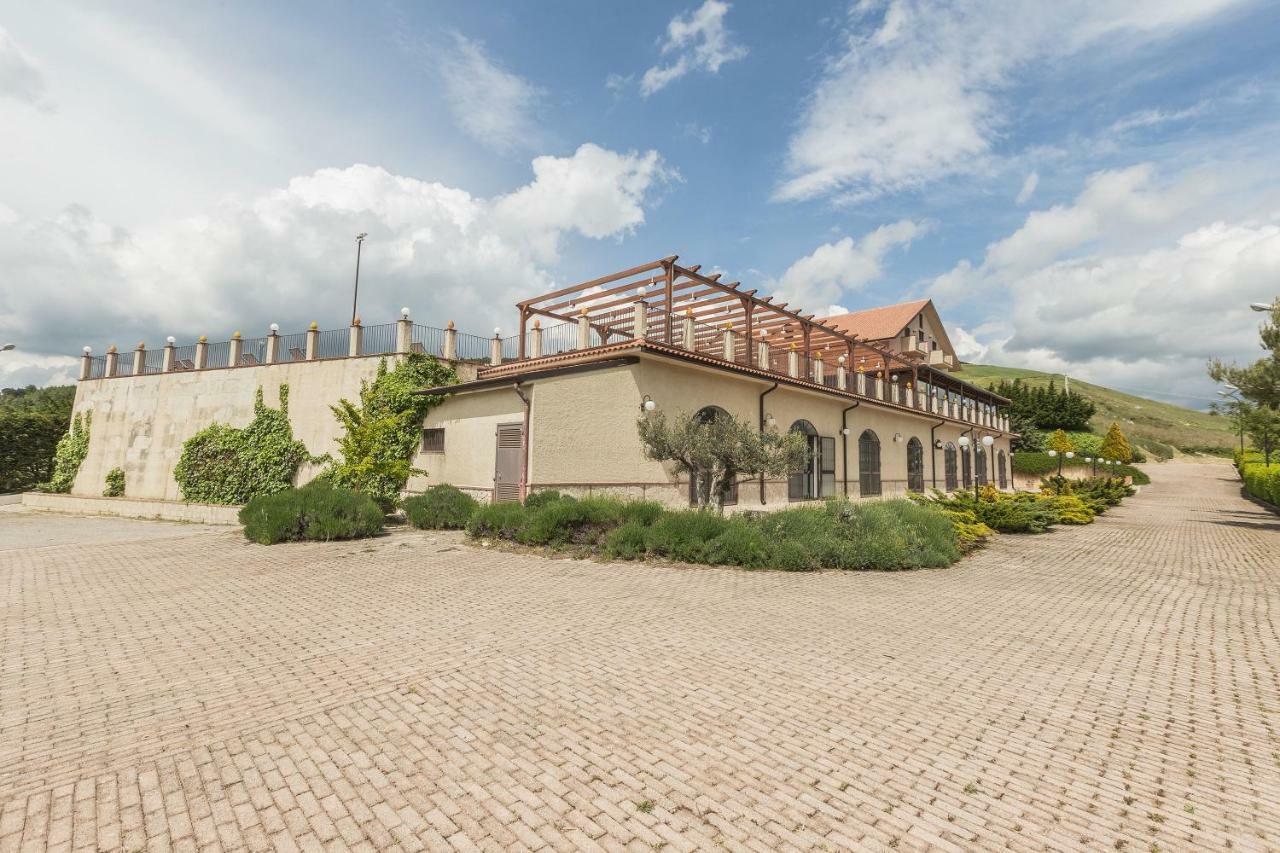 Pigna D'Oro Country Hotel Santo Stefano Quisquina Exterior photo