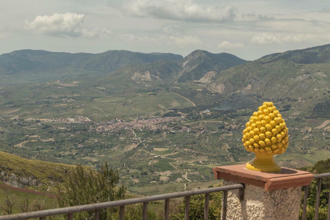 Pigna D'Oro Country Hotel Santo Stefano Quisquina Exterior photo