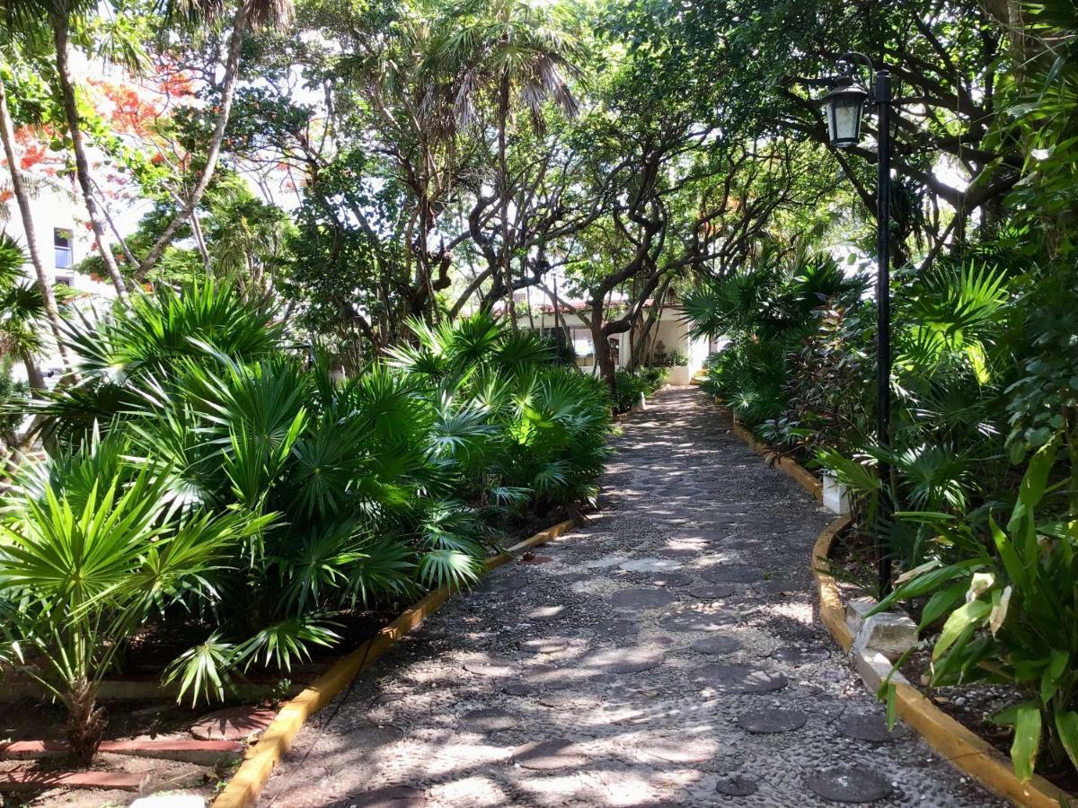 Hotel Maya Caribe Faranda Cancun Exterior photo