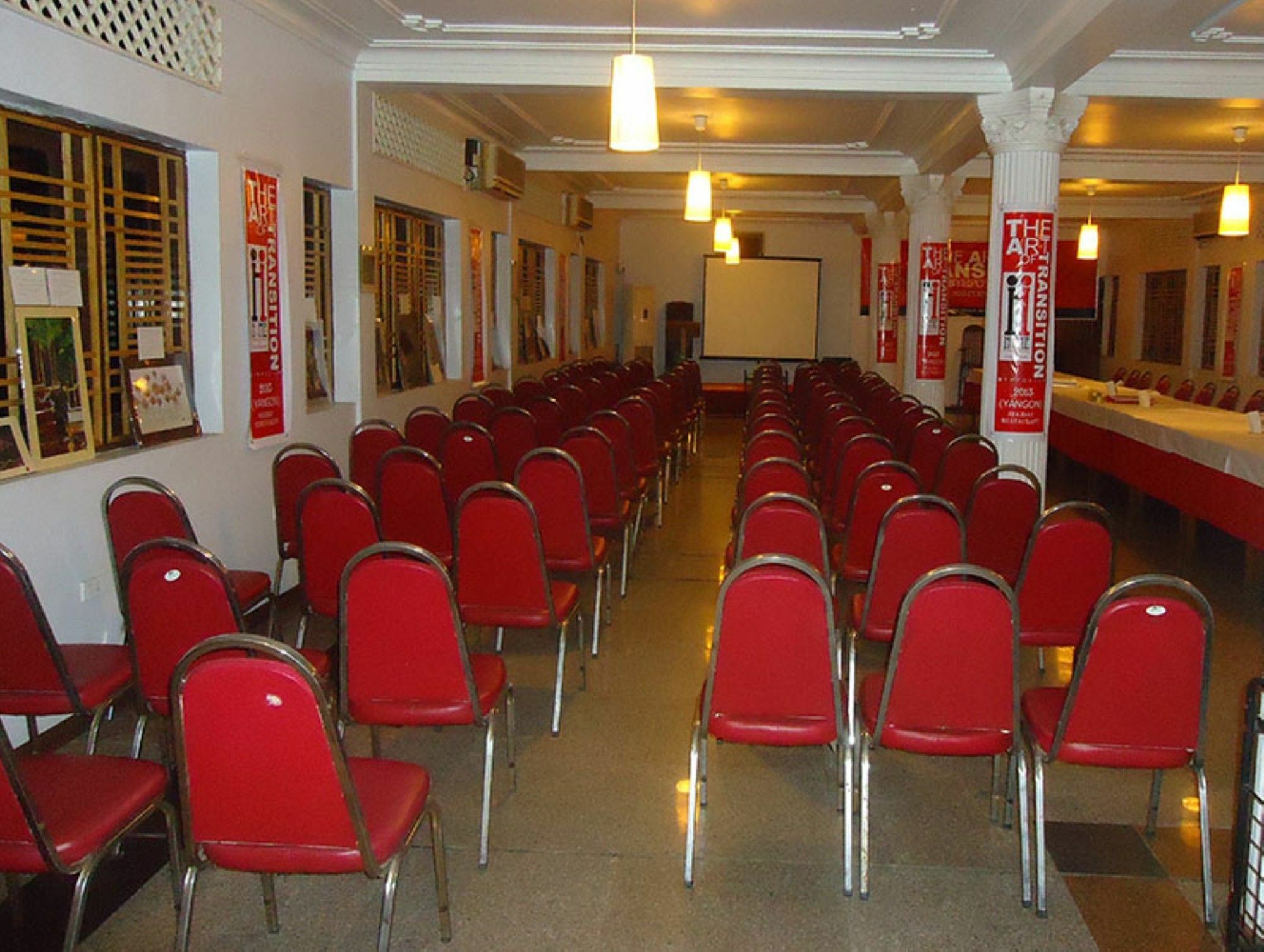 Holiday Hotel Yangon Exterior photo