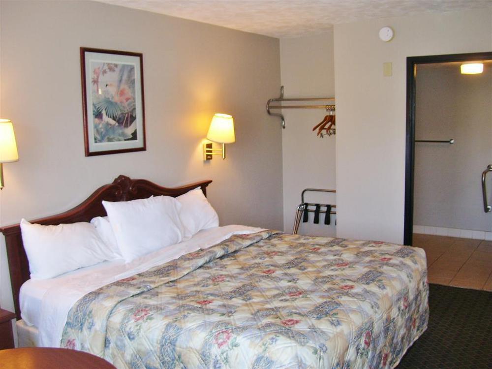 Americas Best Value Inn - Augusta / South Room photo