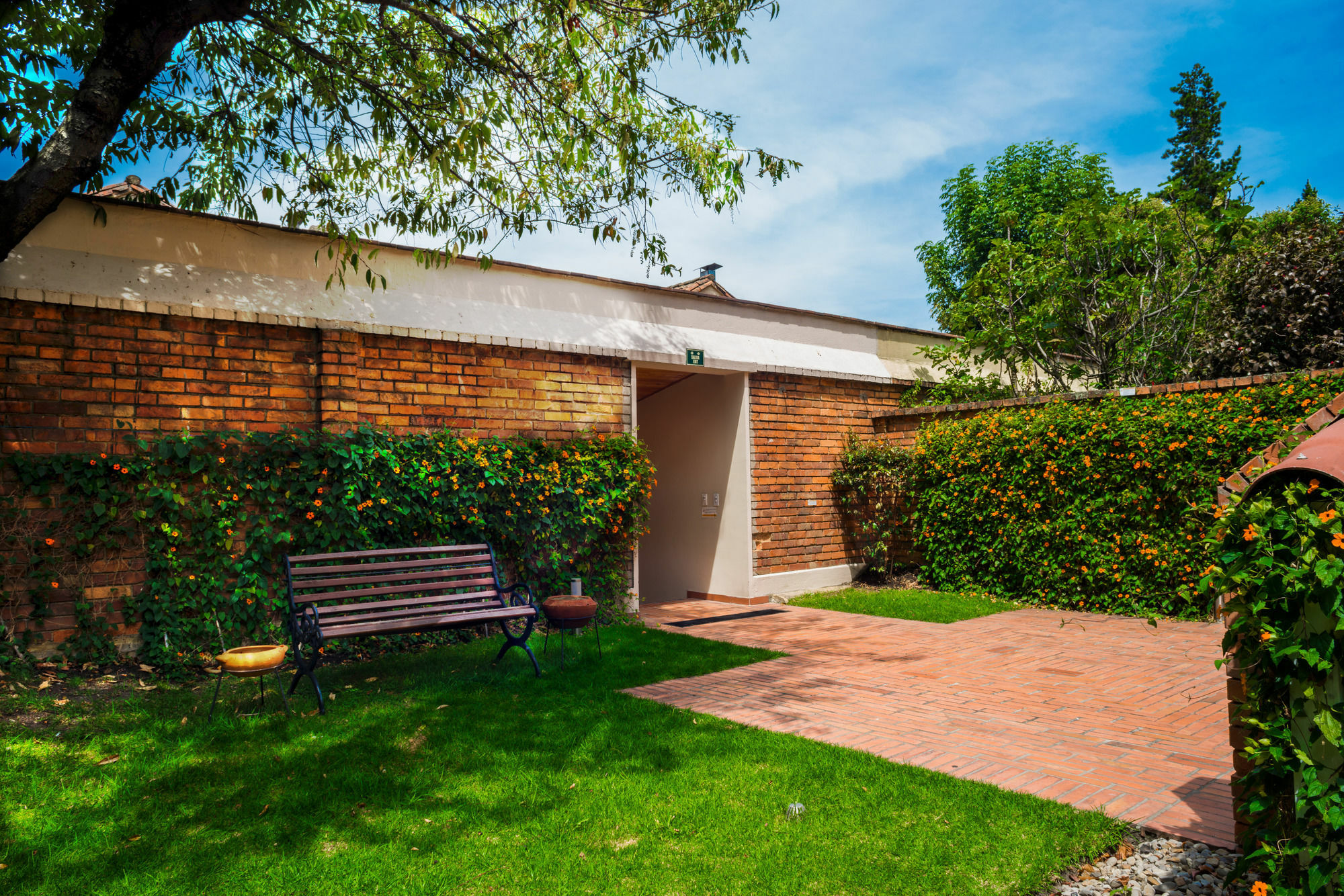 Hotel Casona Del Patio Bogota Exterior photo