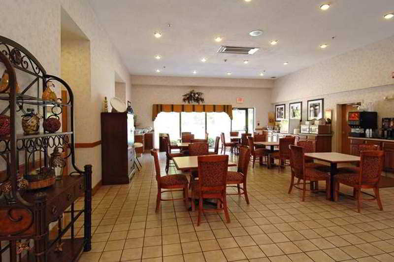 Hampton Inn Brevard Pisgah Forest Restaurant photo