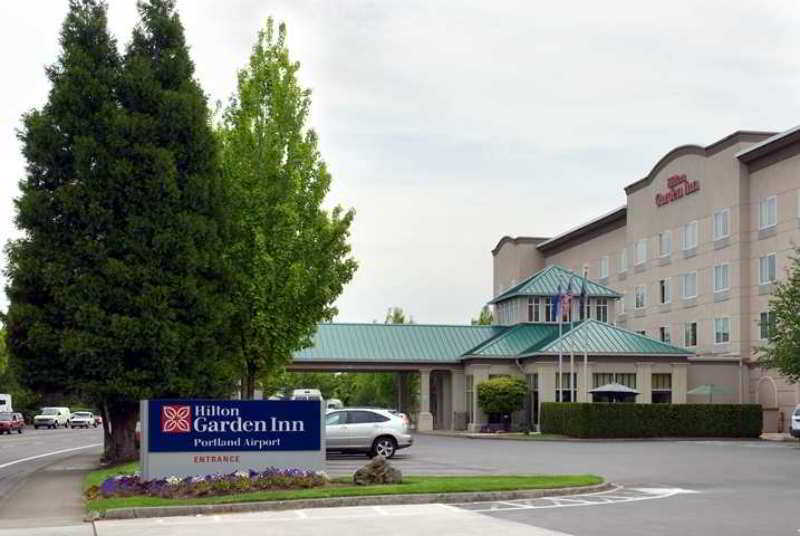 Hilton Garden Inn Portland Airport Exterior photo