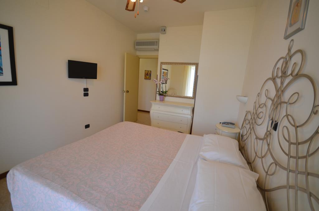 Family Hotel Relax San Benedetto del Tronto Room photo