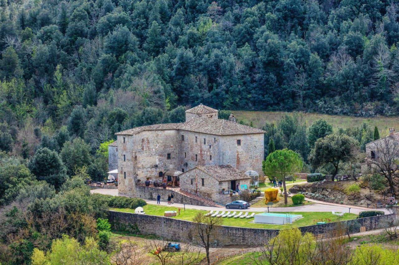 Castello Valenzino Aparthotel Pierantonio Exterior photo