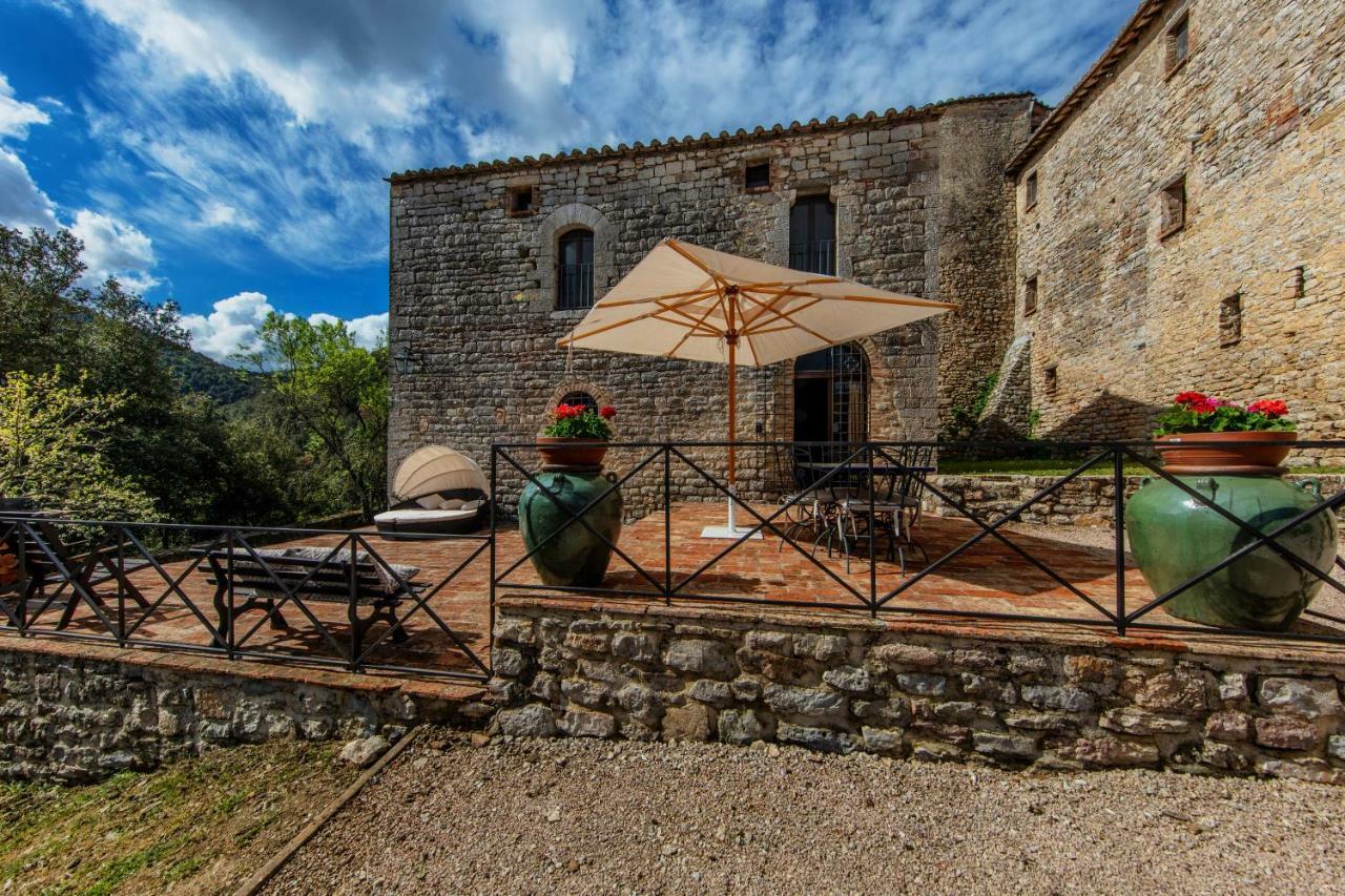 Castello Valenzino Aparthotel Pierantonio Exterior photo