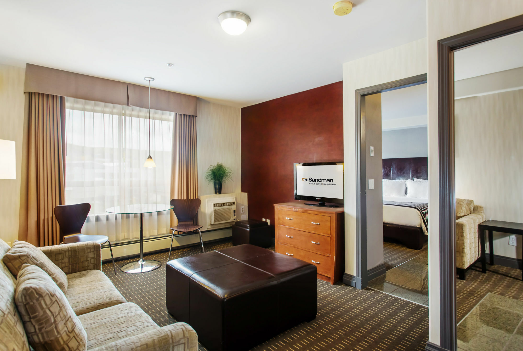 Sandman Hotel & Suites Calgary West Exterior photo