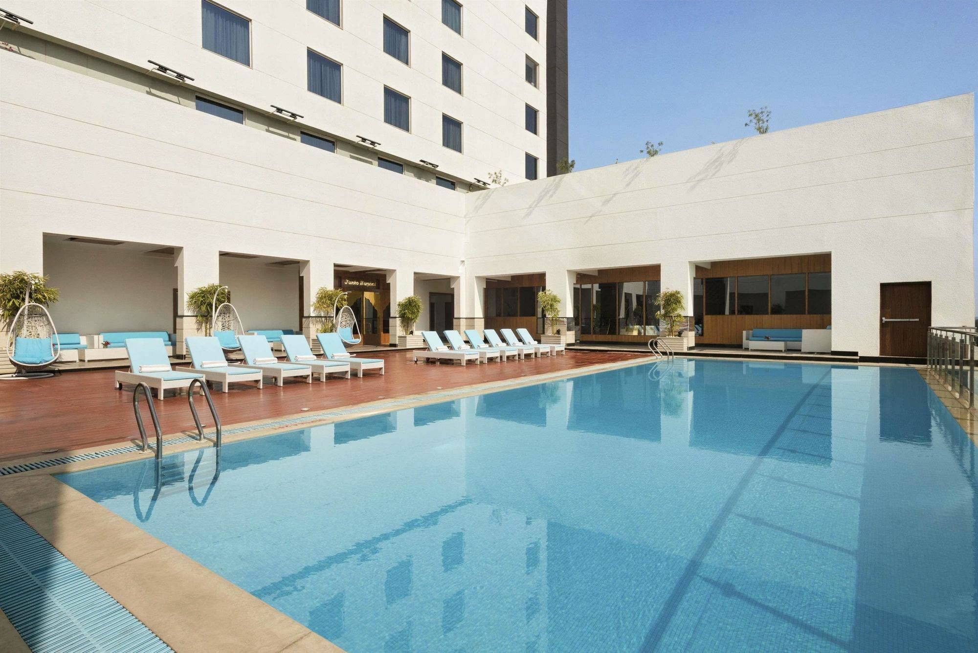 Ramada Plaza By Wyndham Agra Hotel Agra  Exterior photo