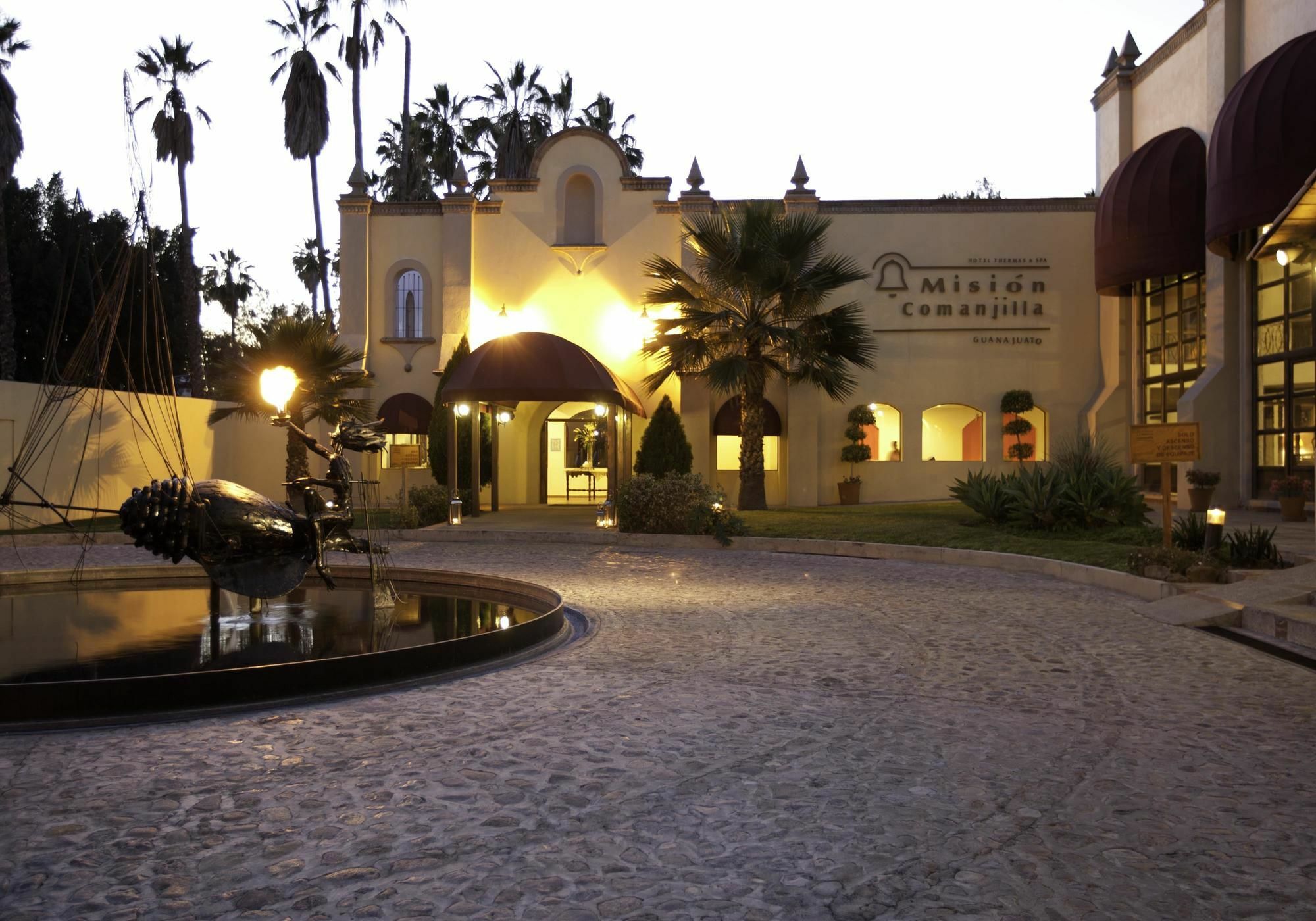 Mision Comanjilla Hotel Exterior photo