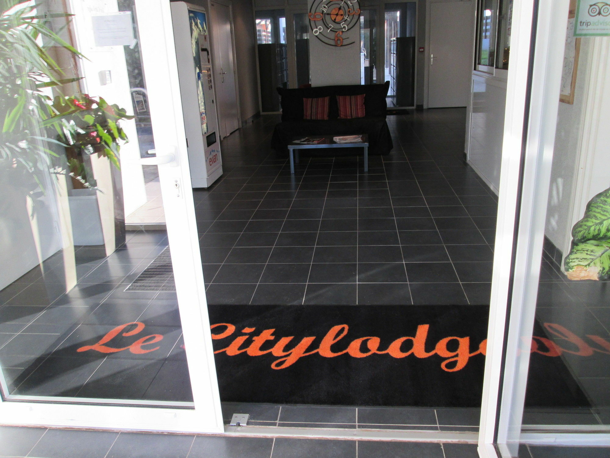 City Lodge Appart Hotel Niort Exterior photo