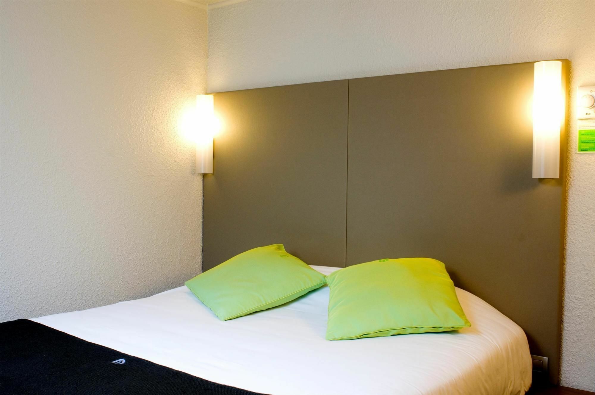Campanile Annecy - Cran Gevrier Hotel Room photo