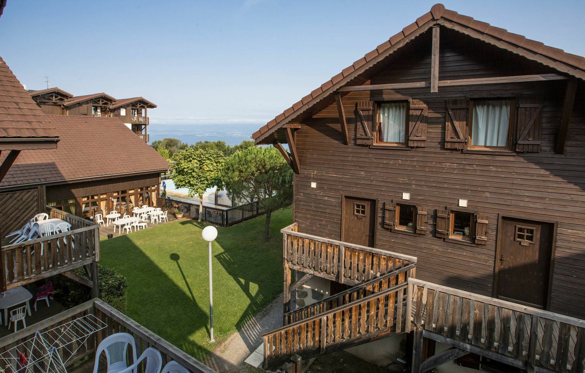 Residence Odalys Les Chalets D'Evian Exterior photo