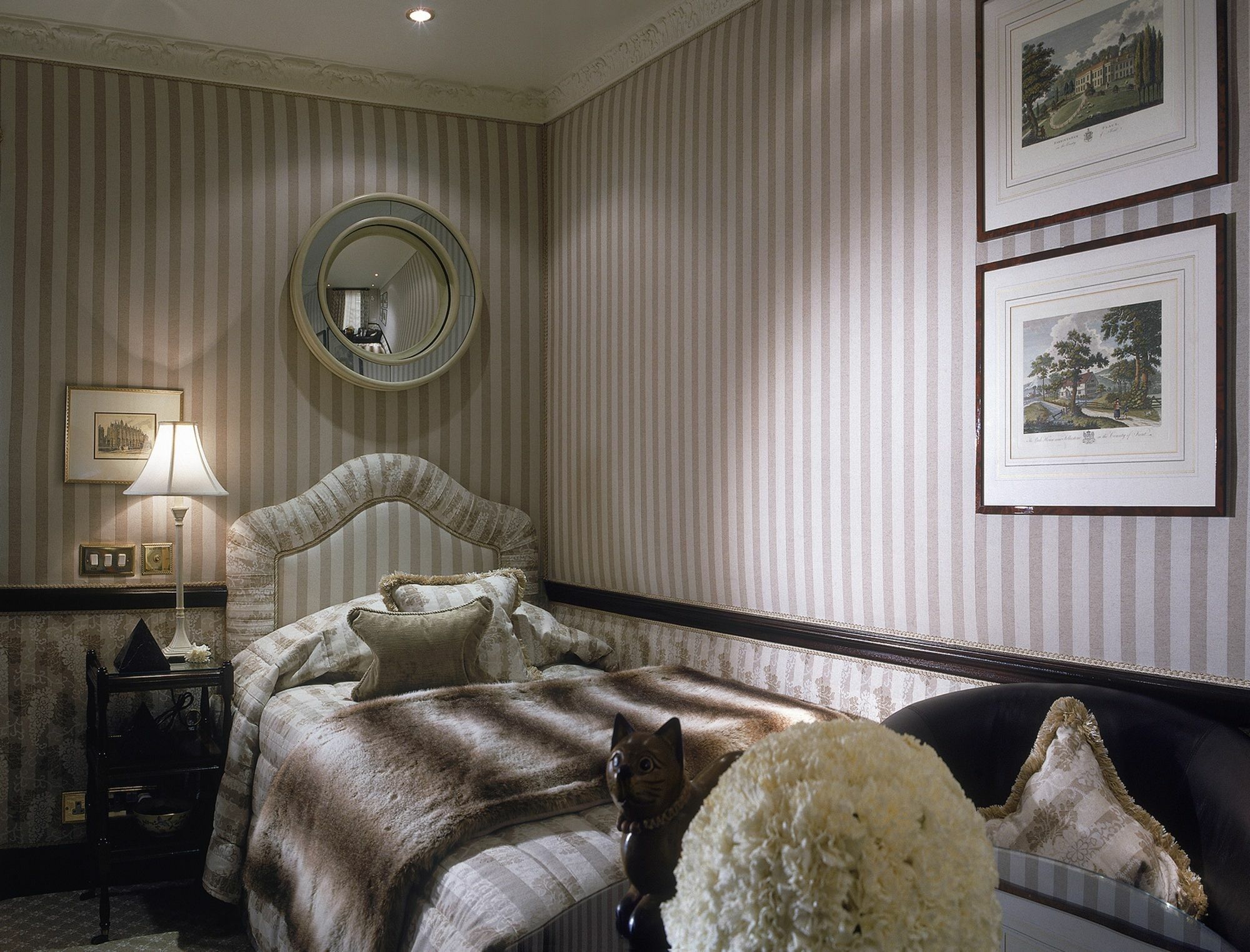 The Chesterfield Mayfair London Room photo