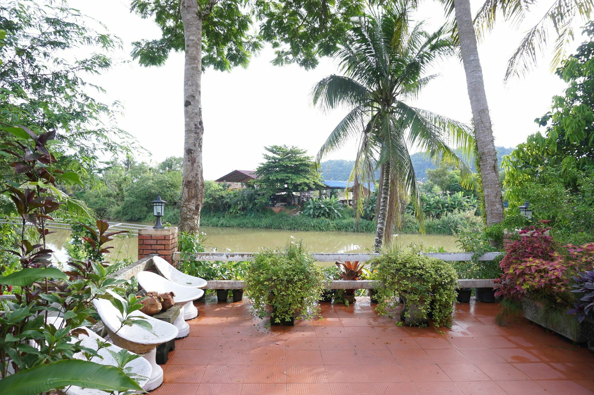 Rommai Rimnaam Resort Ranong Exterior photo