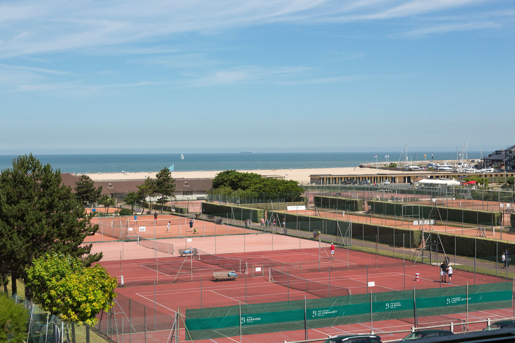 Hotel Barriere Le Normandy Deauville Exterior photo