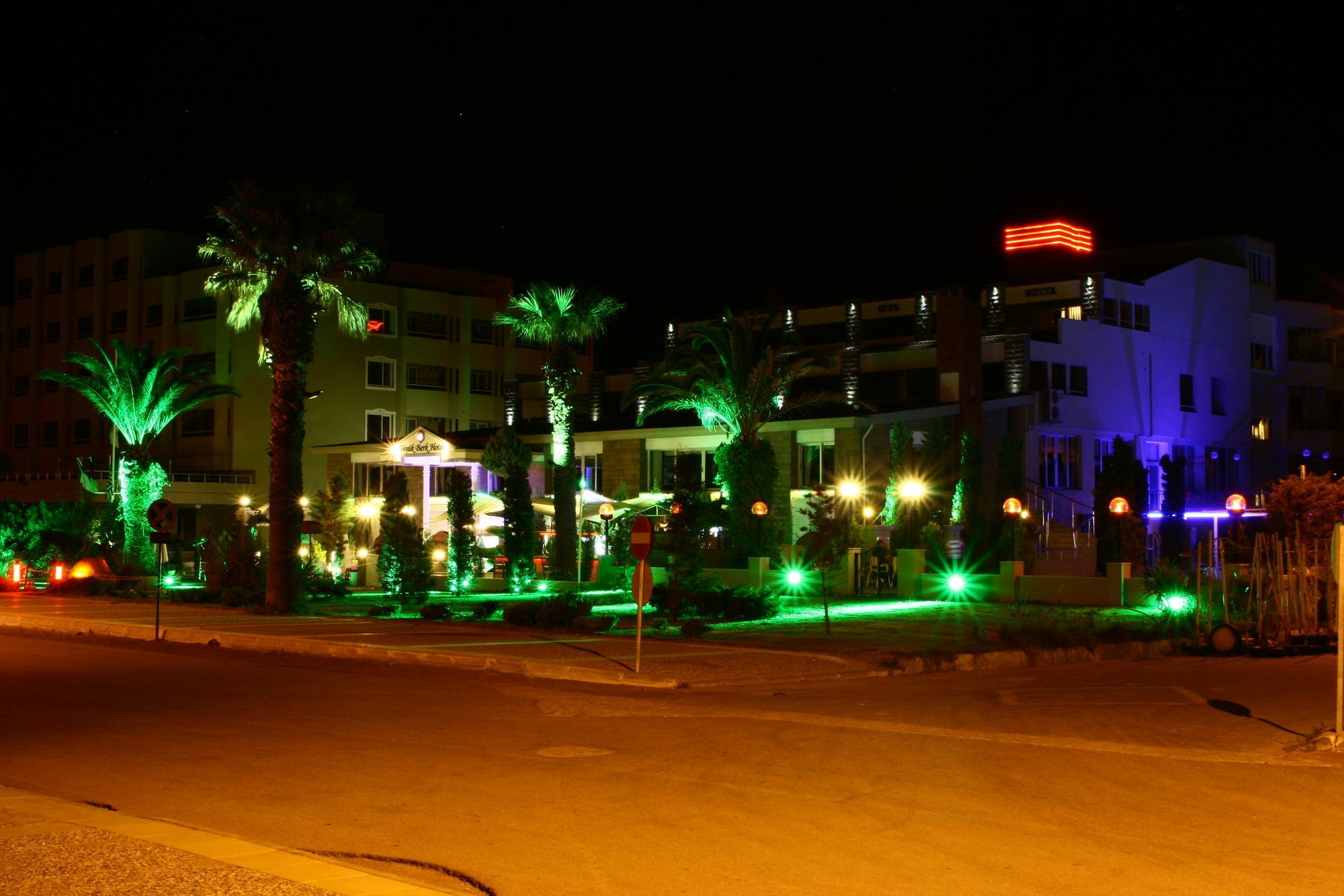 Buyuk Berk Hotel Ayvalik Exterior photo