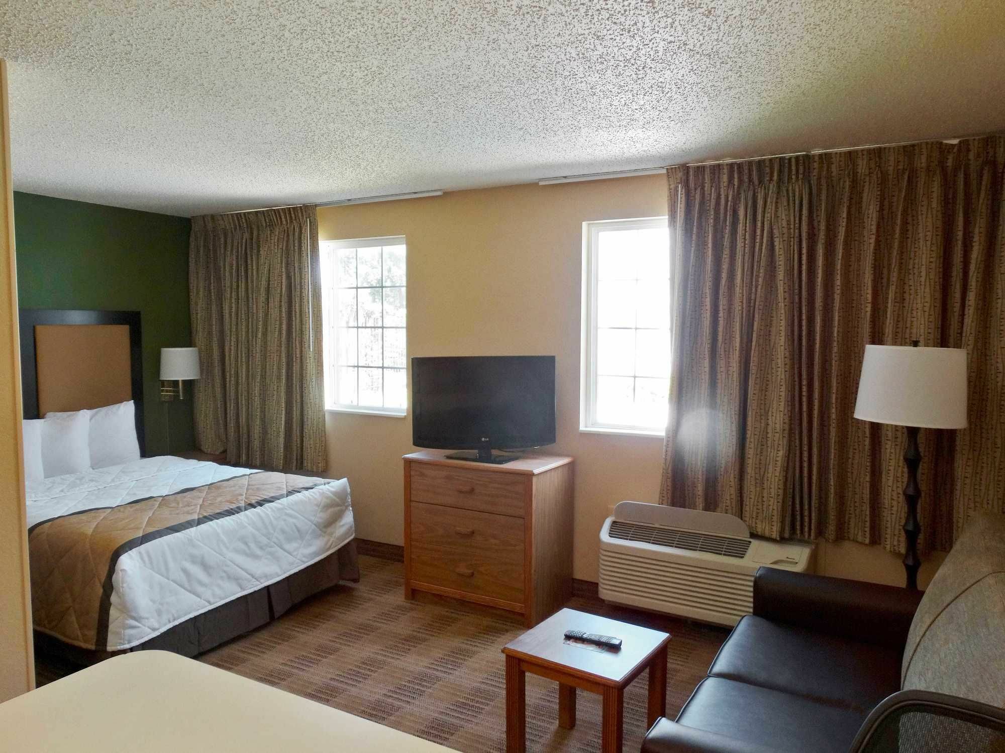 Extended Stay America Select Suites - Orlando - Lake Mary - 1040 Greenwood Blvd Exterior photo