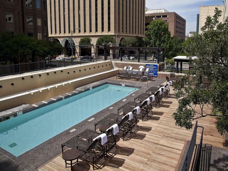 Doubletree Suites By Hilton Hotel Austin Exterior photo