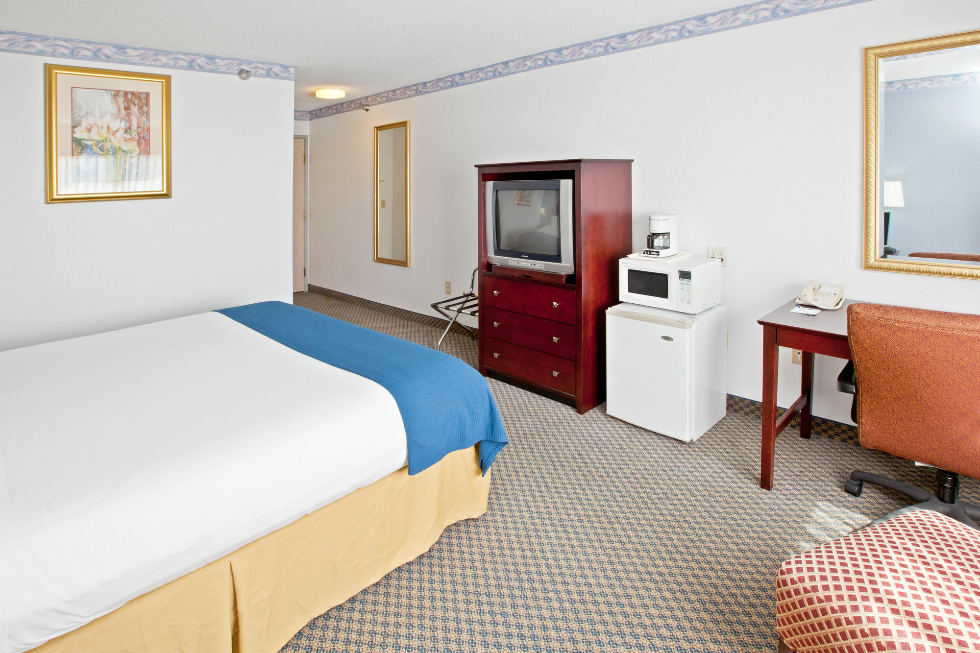 La Quinta Inn And Suites By Wyndham Elkhart Exterior photo